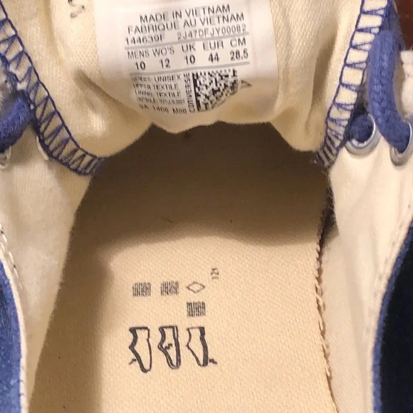 SOLD -CONVERSE CHUCK TAYLORS ALL STARS (MS-13) - Picture 6 of 8